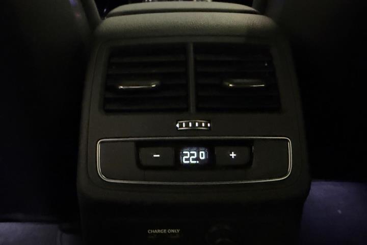 Grå Audi RS5 fra 2023
