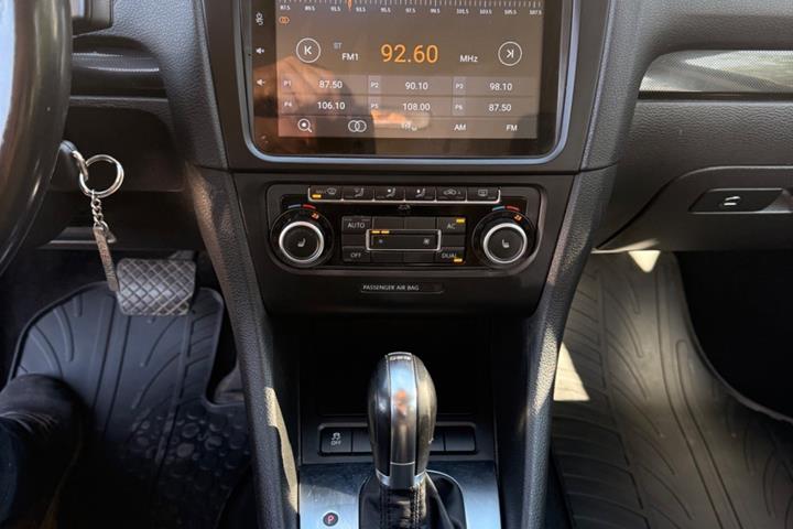 Sort VW Golf VI fra 2011