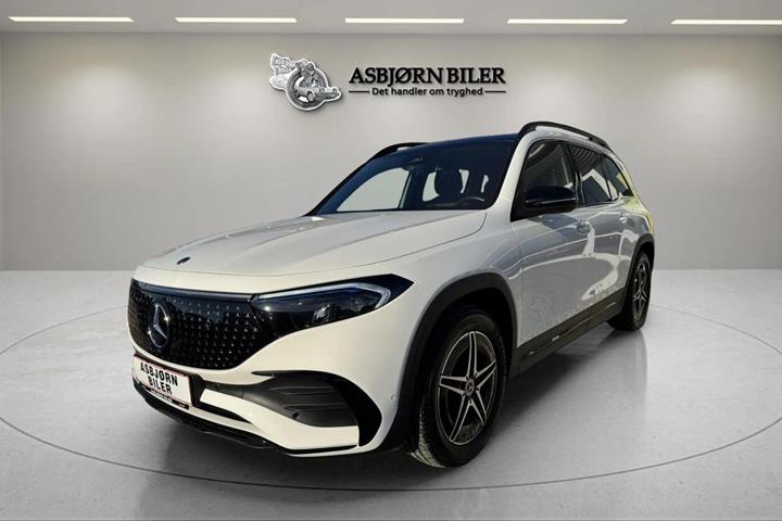Hvid Mercedes EQB250+ fra 2024 set udefra