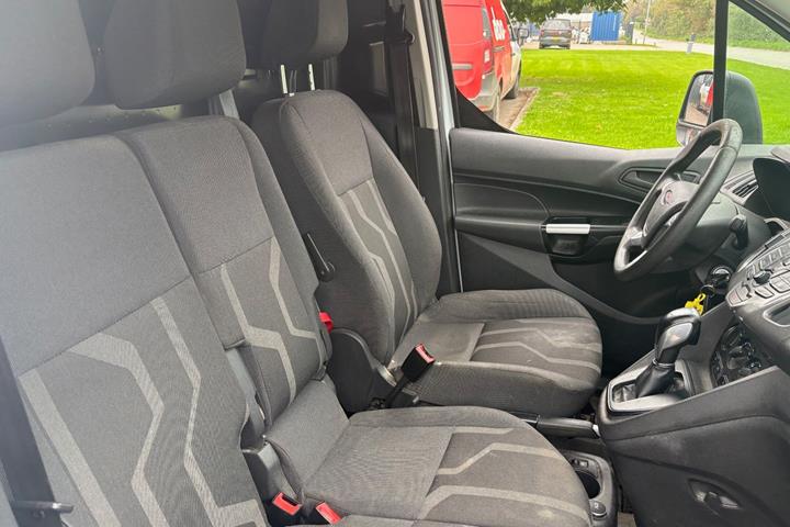 Hvid Ford Transit Connect fra 2017