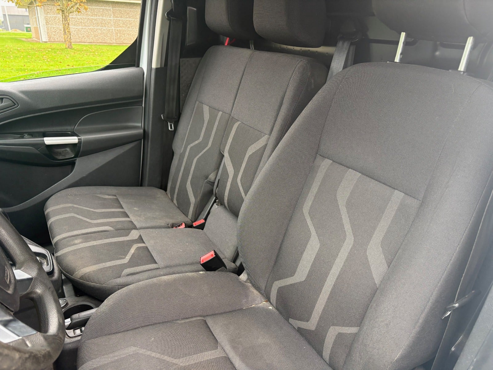 Hvid Ford Transit Connect fra 2017