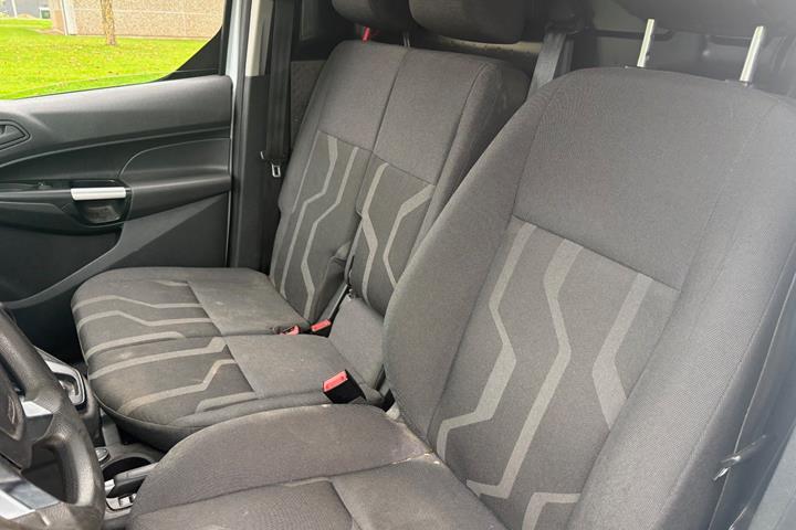 Hvid Ford Transit Connect fra 2017