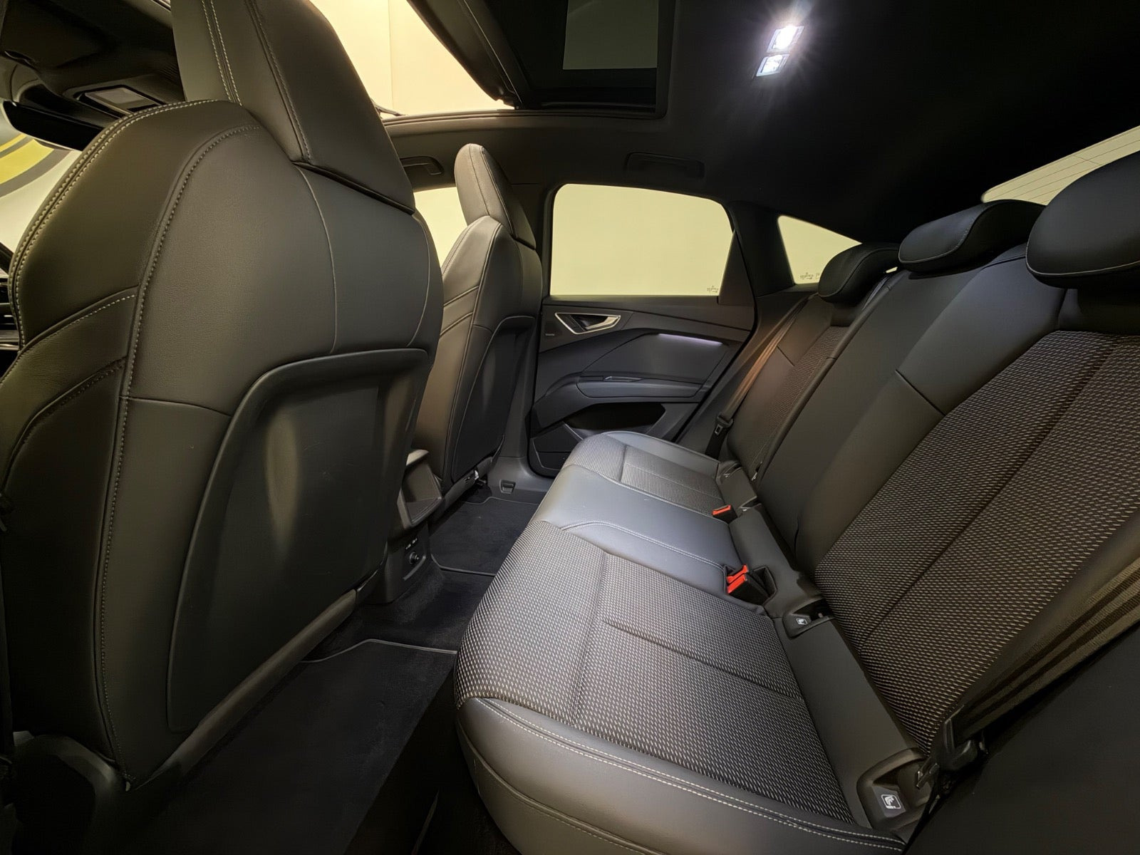Grøn Audi Q4 e-tron fra 2022