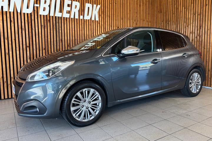 Grå Peugeot 208 fra 2017