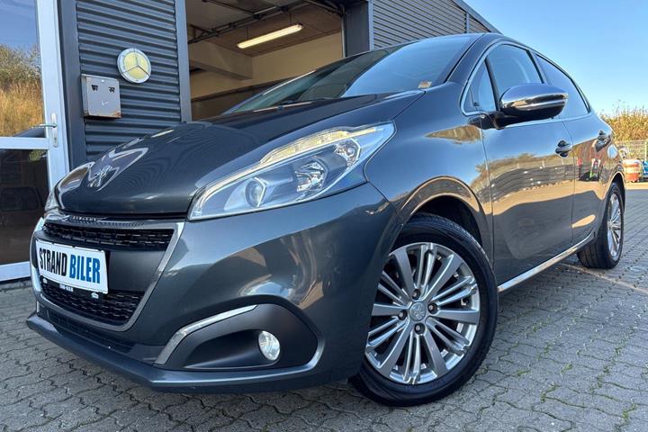 Grå Peugeot 208 fra 2017