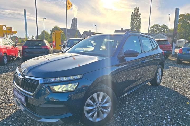 Blå Skoda Kamiq fra 2021 set udefra