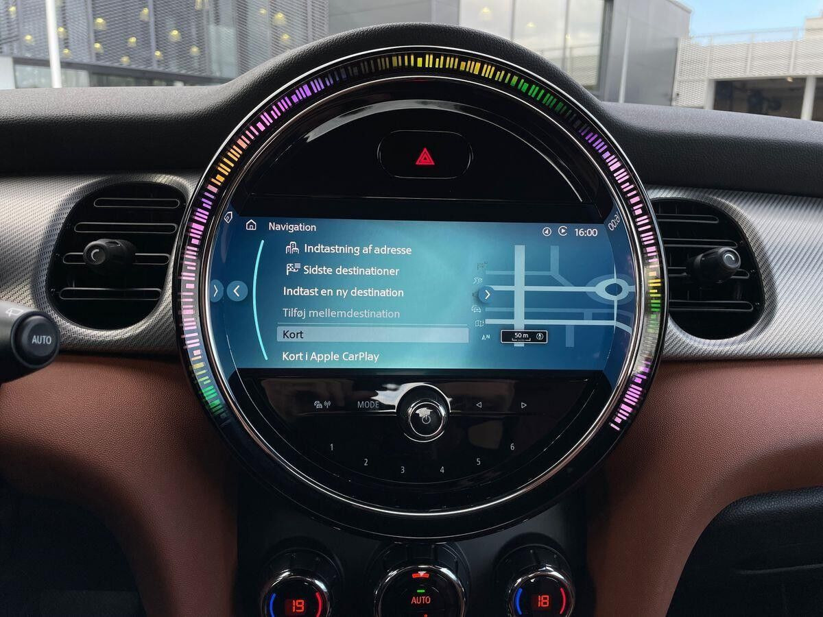 Blå Mini Cooper SE fra 2022