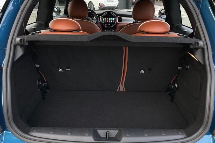 Blå Mini Cooper SE fra 2022