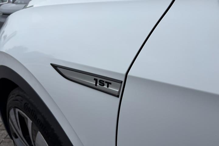 Grå VW ID.4 fra 2021