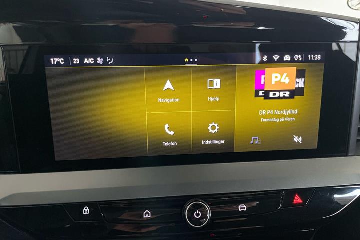 Sølv Opel Mokka-e fra 2025