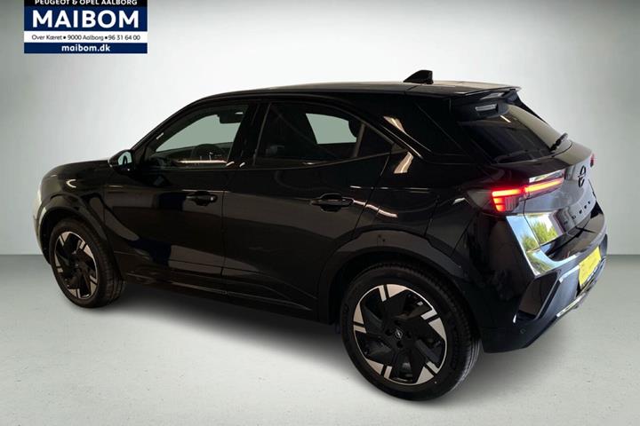 Sort Opel Mokka-e fra 2025