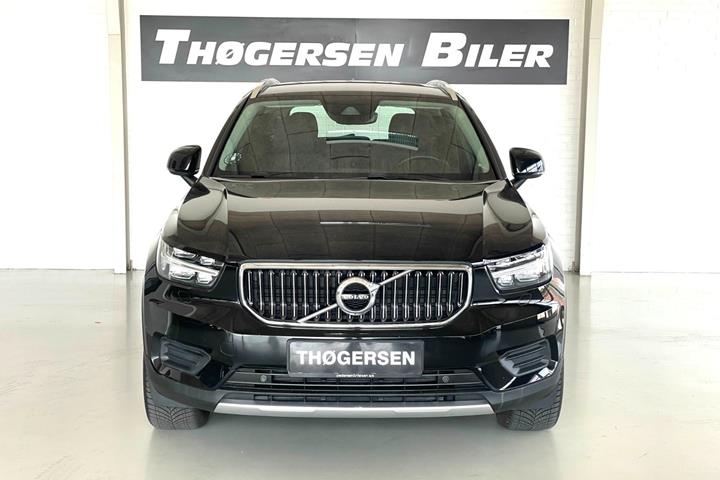 Sort Volvo XC40 fra 2022