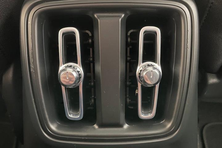 Sort Volvo XC40 fra 2022