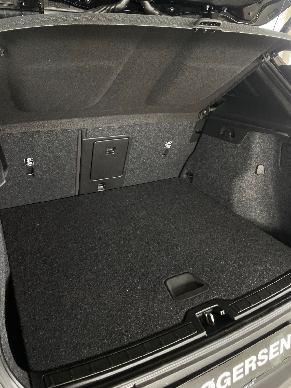 Sort Volvo XC40 fra 2022