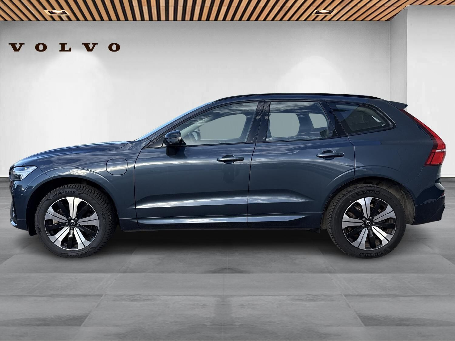 Blå Volvo XC60 fra 2023