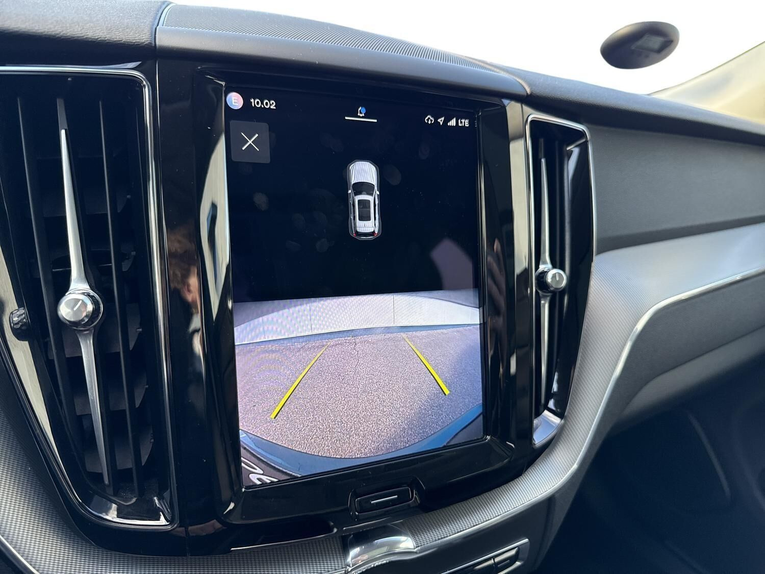 Blå Volvo XC60 fra 2023
