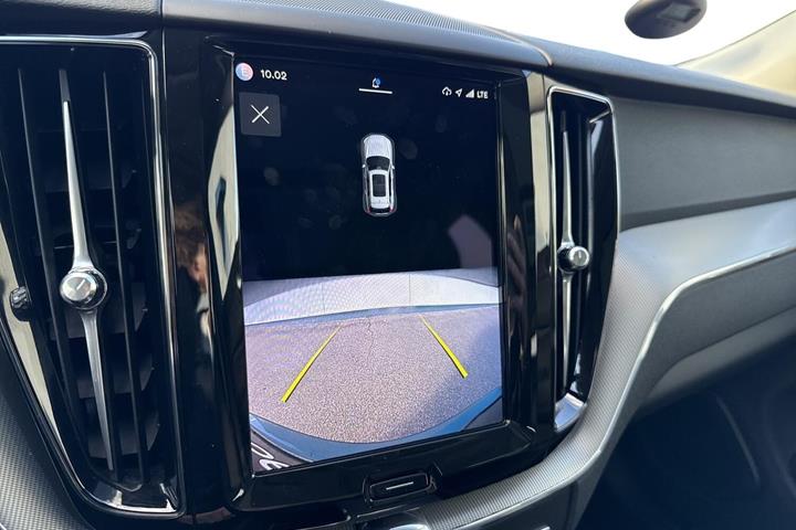 Blå Volvo XC60 fra 2023