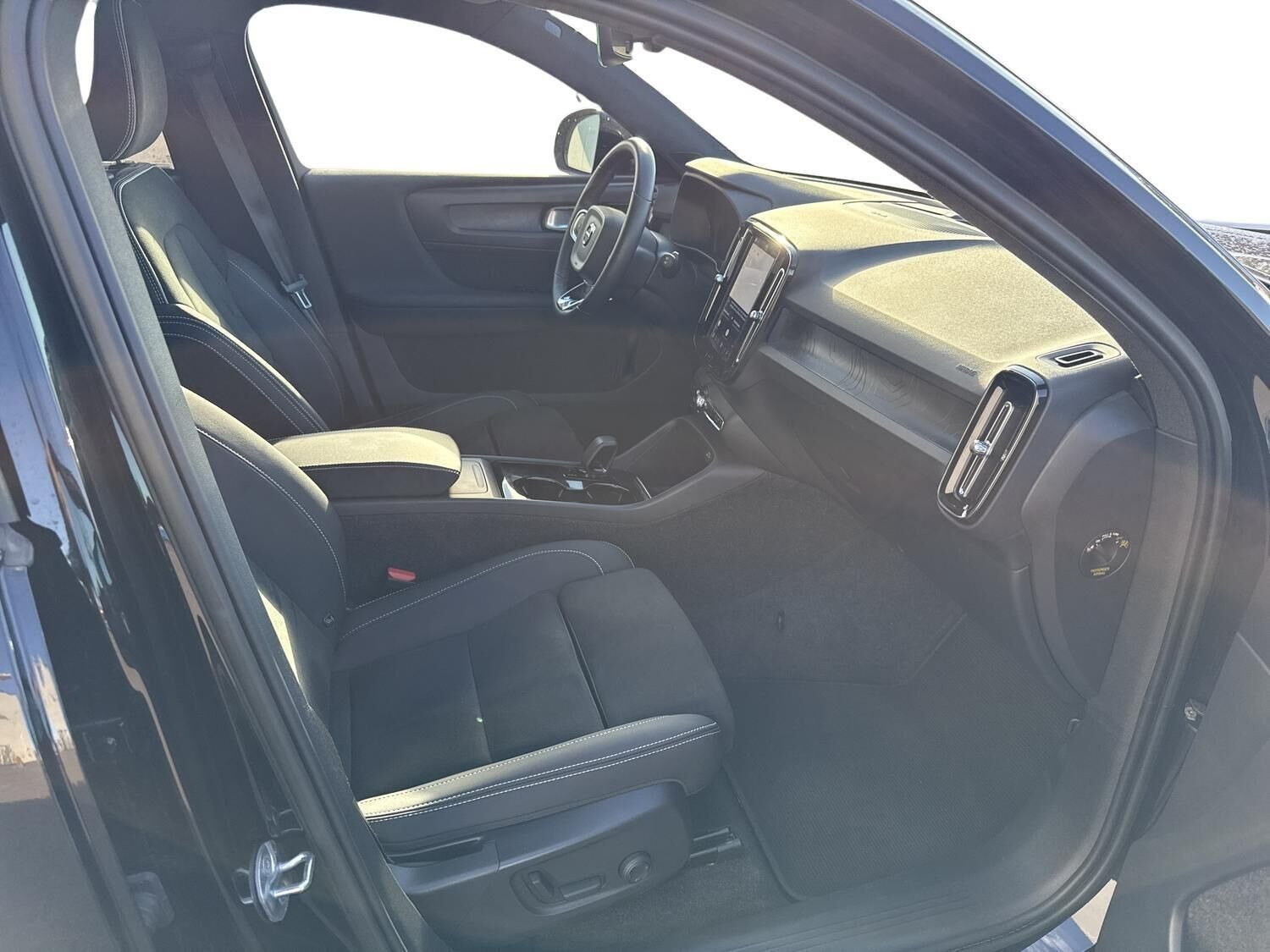 Sort Volvo XC40 fra 2022