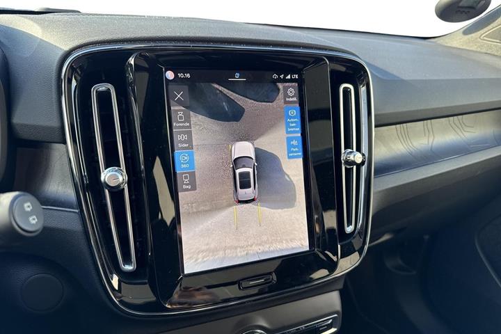 Sort Volvo XC40 fra 2022