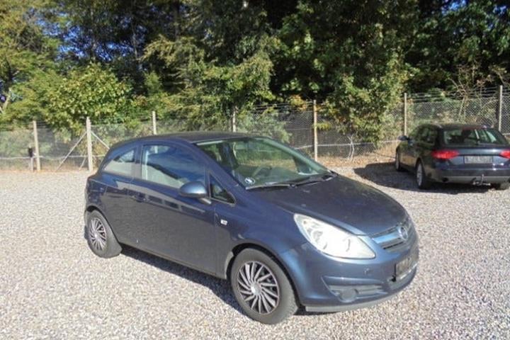 Grå Opel Corsa fra 2011