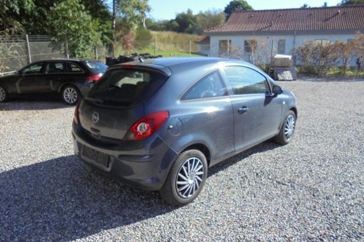 Grå Opel Corsa fra 2011