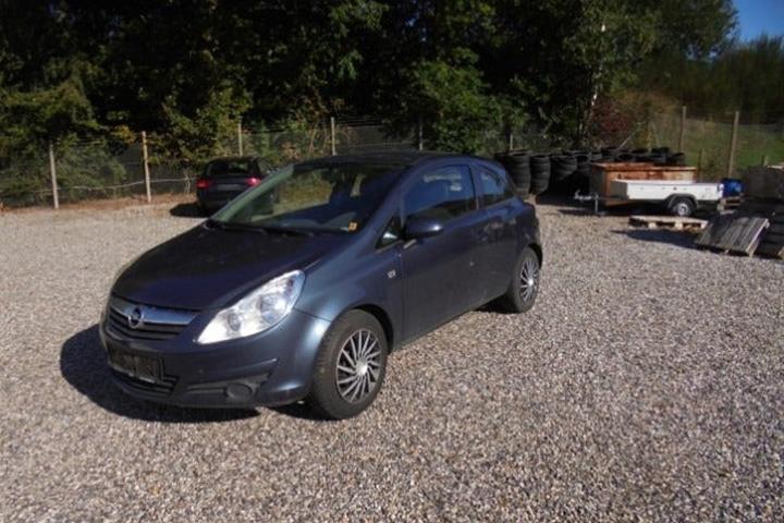 Grå Opel Corsa fra 2011