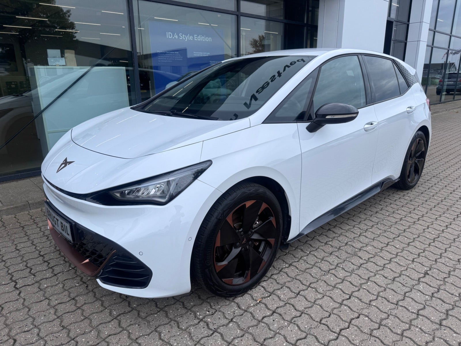 Hvid Cupra Born fra 2023