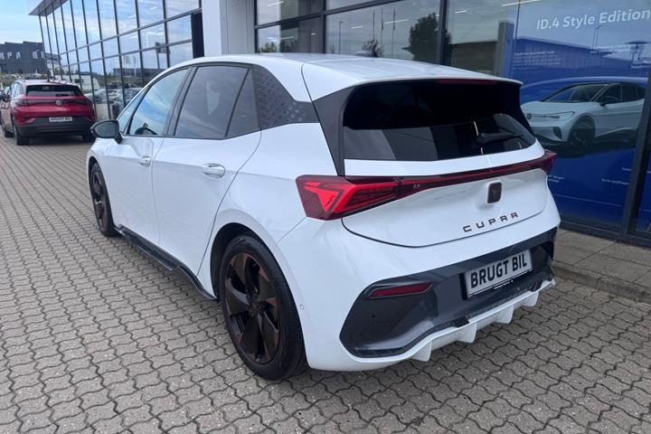 Hvid Cupra Born fra 2023