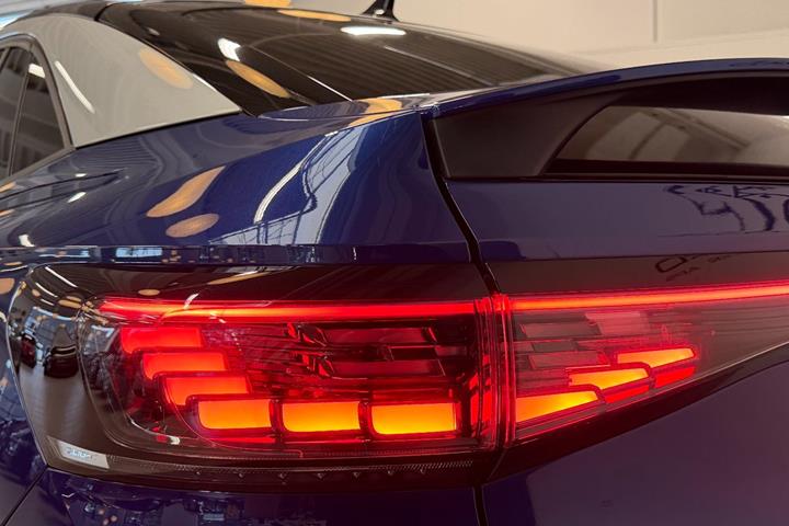 Blå VW ID.5 fra 2025