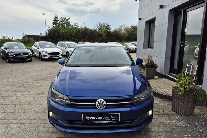 Blå VW Polo fra 2019