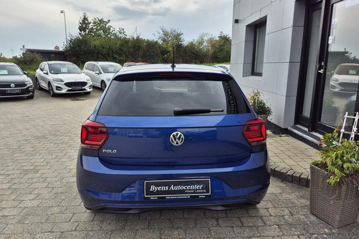 Blå VW Polo fra 2019