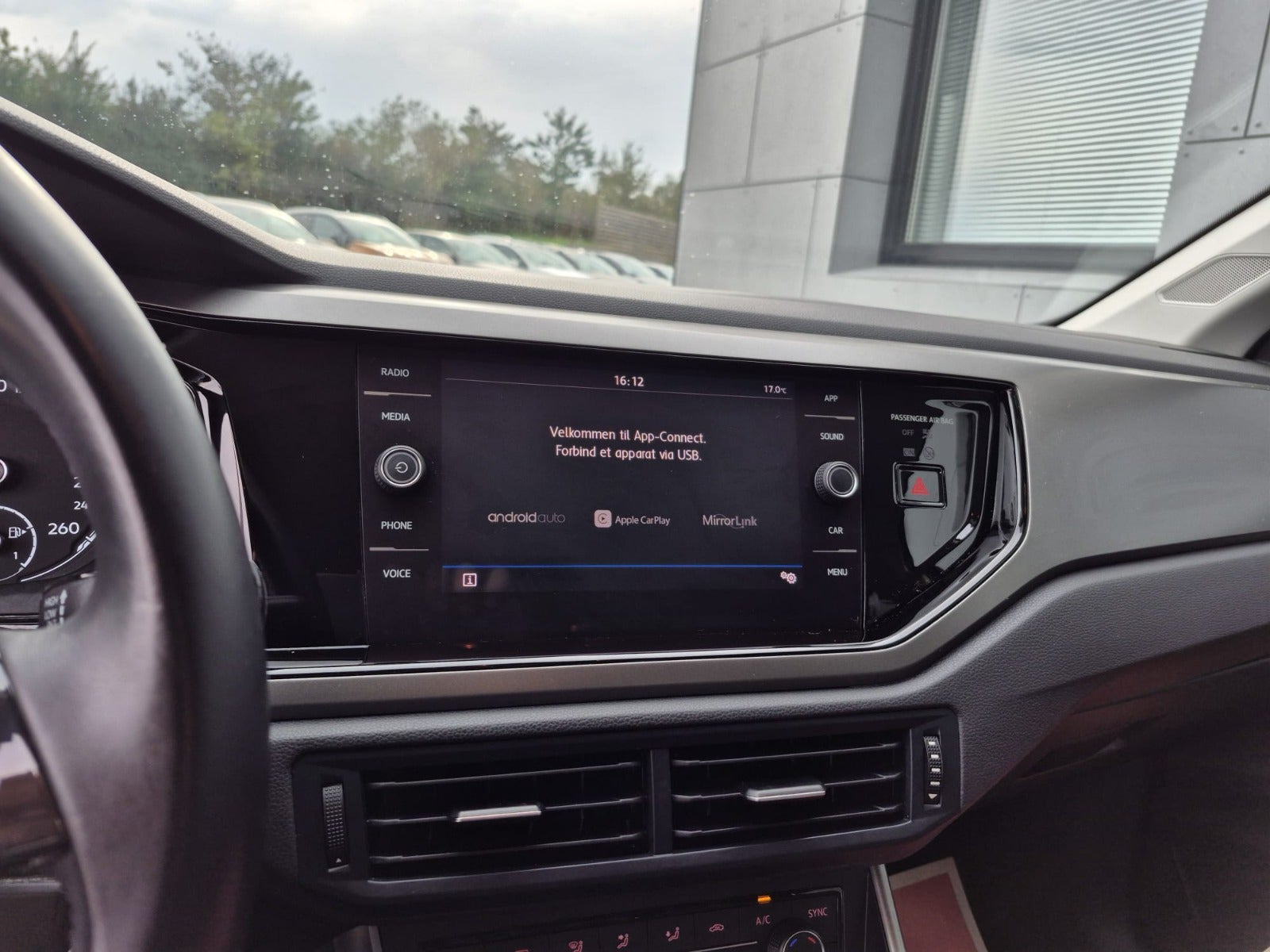 Blå VW Polo fra 2019