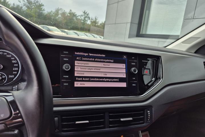 Blå VW Polo fra 2019