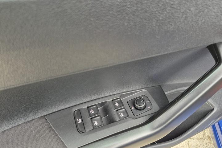Blå VW Polo fra 2019