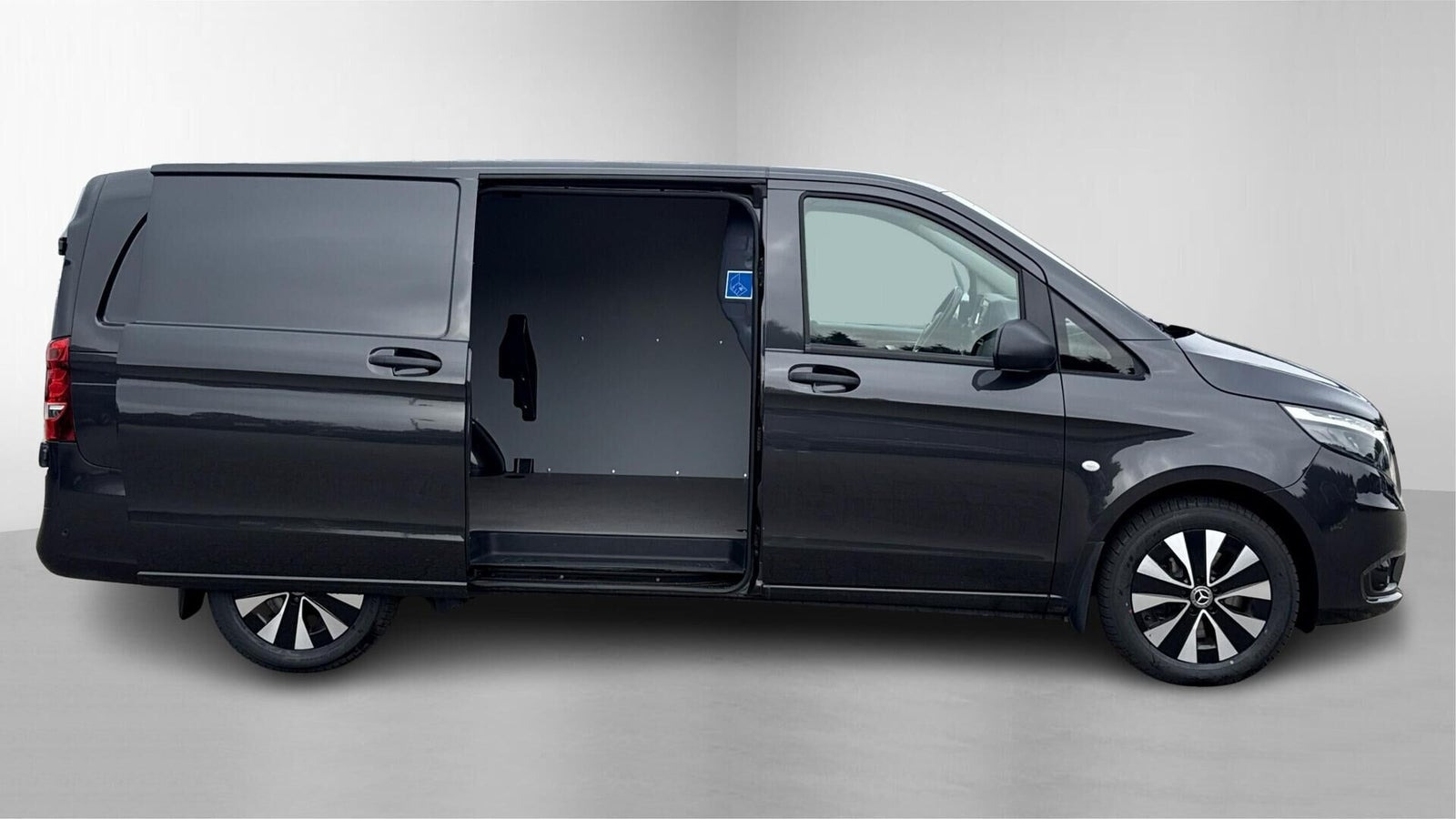 Grå Mercedes Vito 119 fra 2022