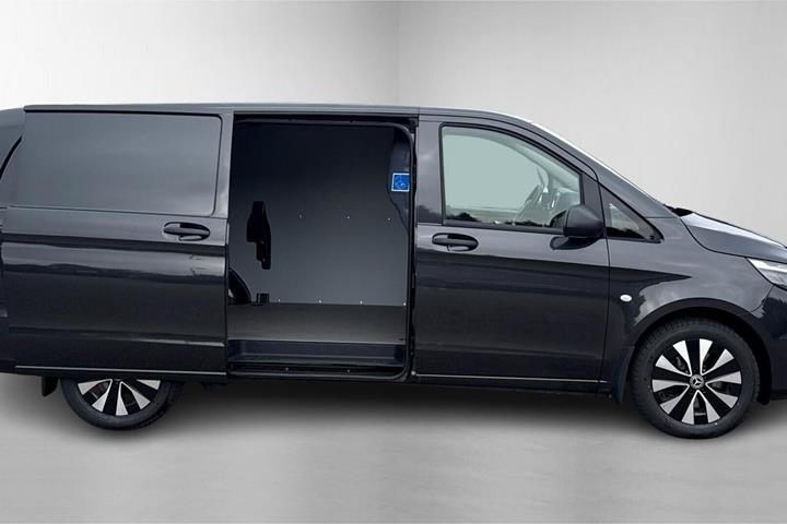 Grå Mercedes Vito 119 fra 2022