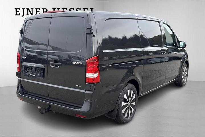 Grå Mercedes Vito 119 fra 2022