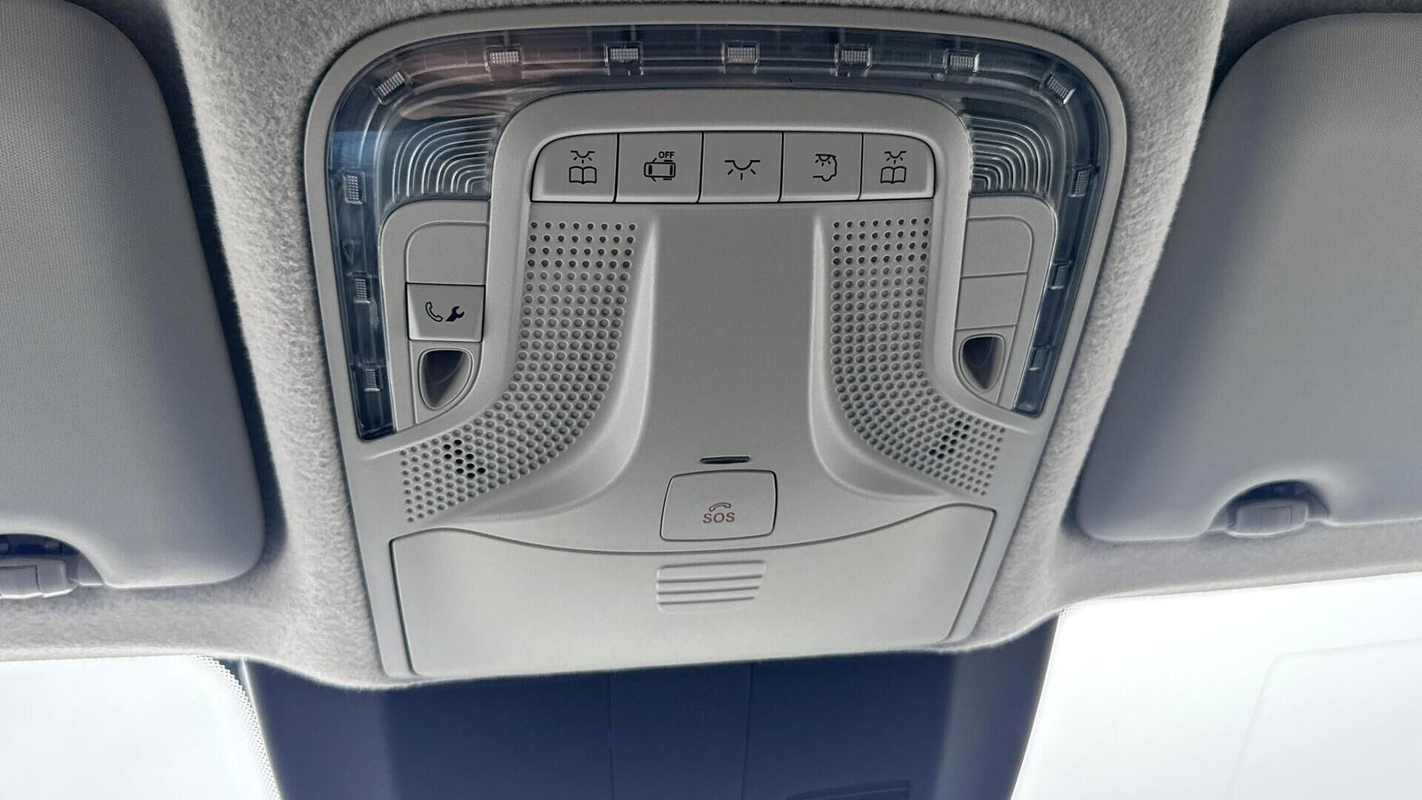 Grå Mercedes Vito 119 fra 2022