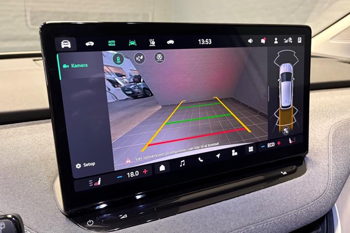 Hvid Skoda Enyaq fra 2025
