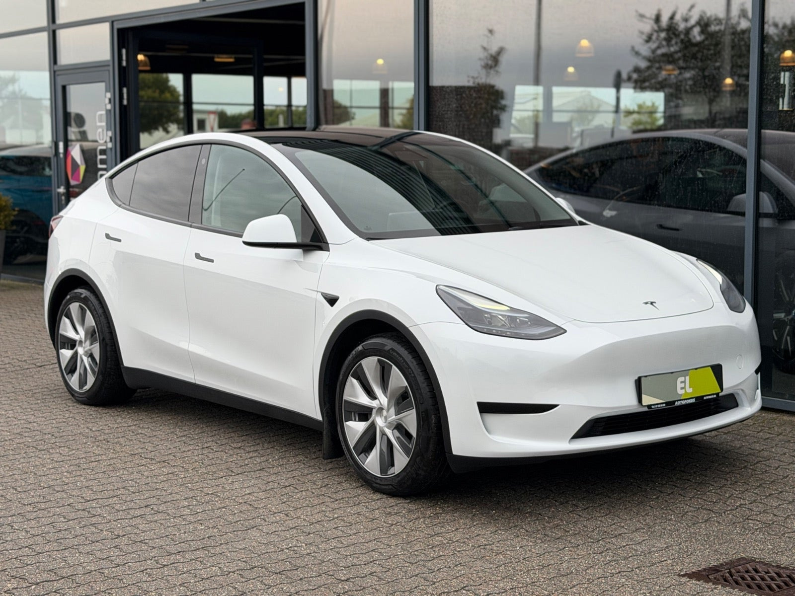Tesla Model Y RWD