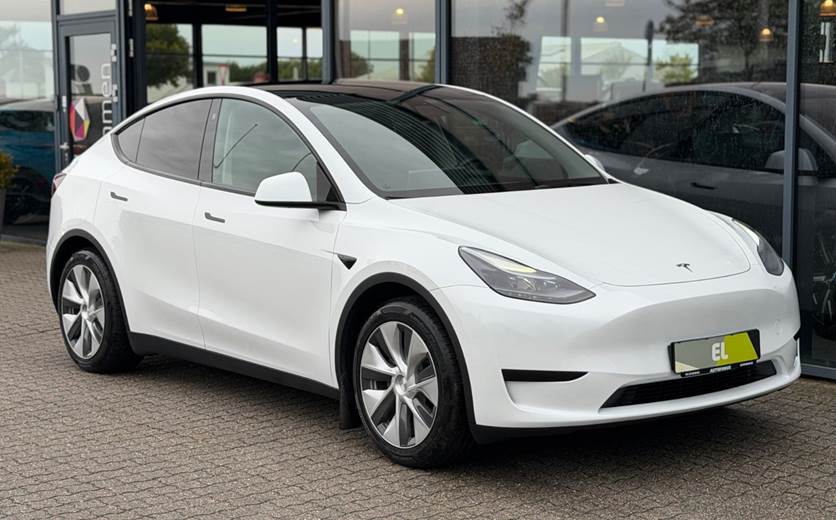 Tesla Model Y RWD