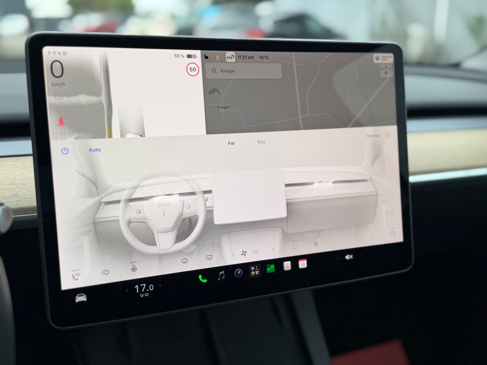 Hvid Tesla Model Y fra 2023