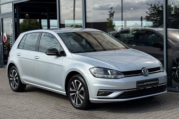 Sølv VW Golf VII fra 2019