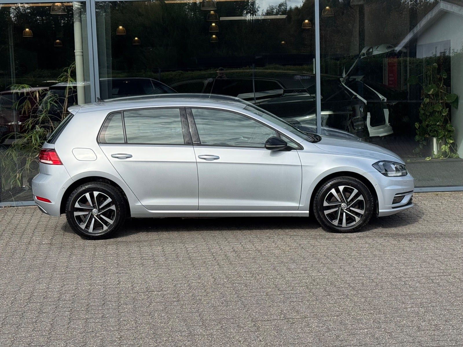 Sølv VW Golf VII fra 2019