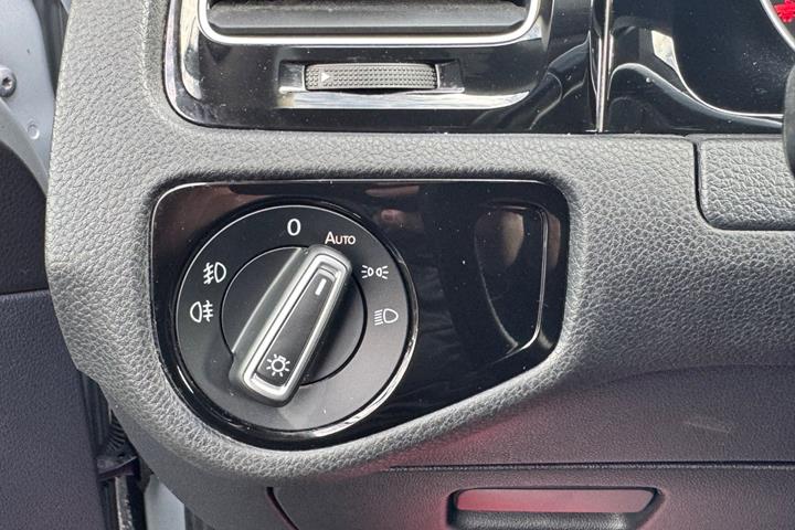 Sølv VW Golf VII fra 2019