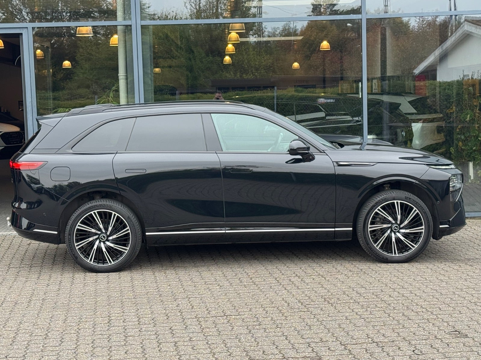 Sort Xpeng G9 fra 2025