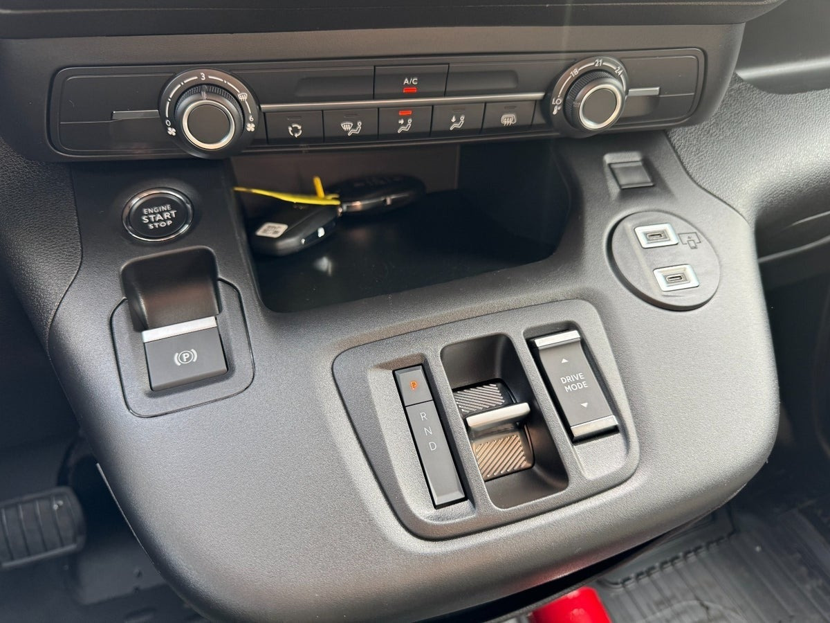 Hvid Toyota ProAce City fra 2025