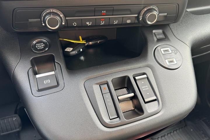Hvid Toyota ProAce City fra 2025