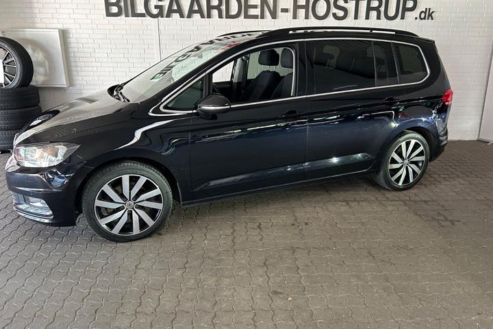 Sort VW Touran fra 2017