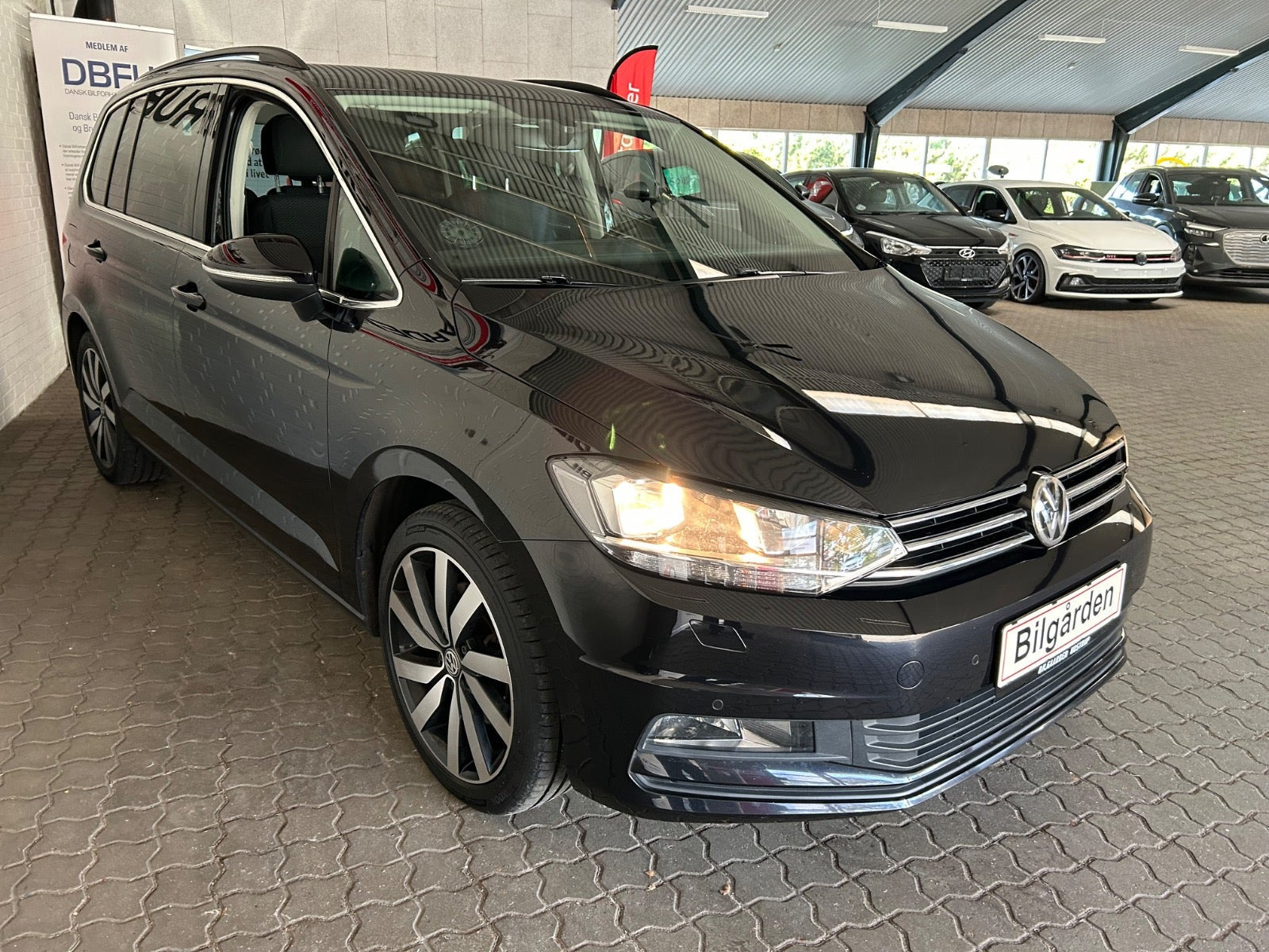Sort VW Touran fra 2017